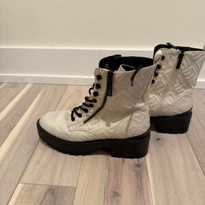 Guess  cream boots. Size US 9 #gigi #boots